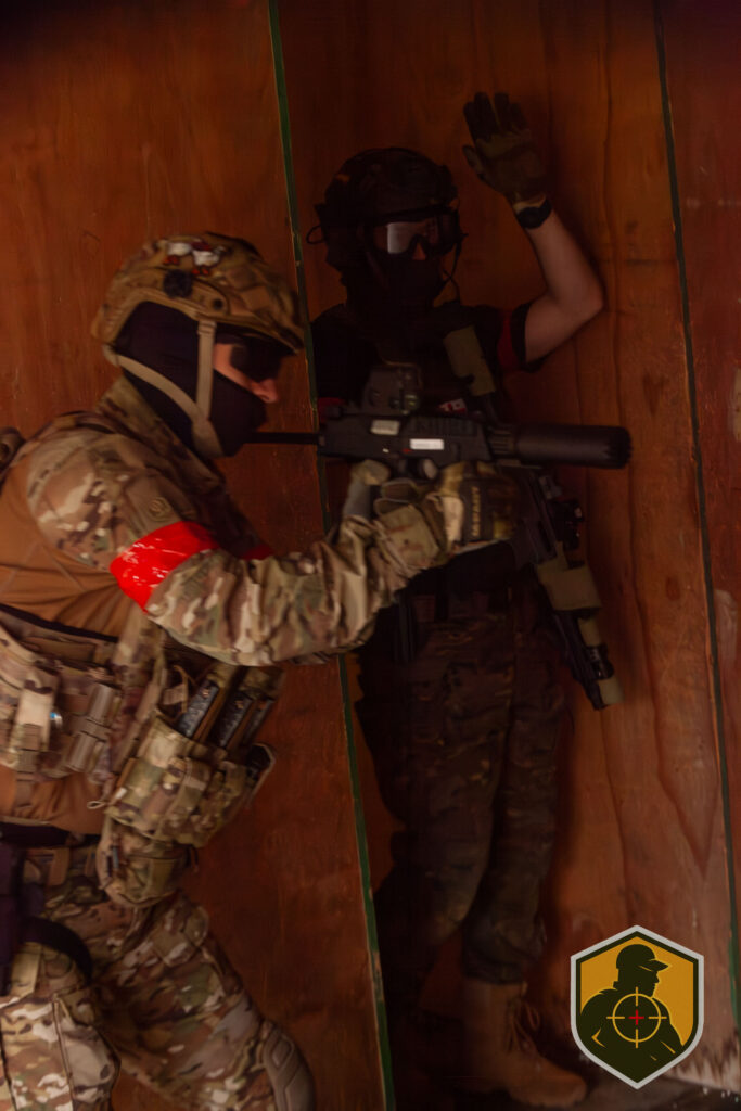 FugitivoTactico_CQBbarracones-Speed-110