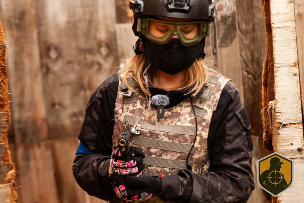 FugitivoTactico_Elysum_Mujeres