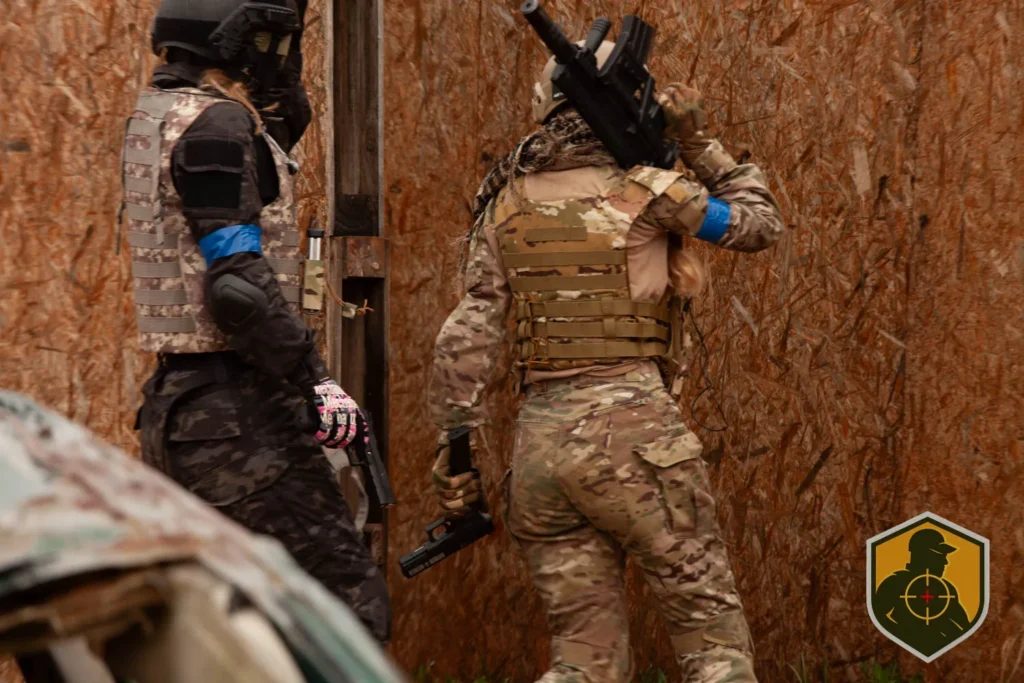 FugitivoTactico_Elysum_Mujeres-12